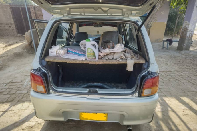 daihatsu-cuore-2011-big-8