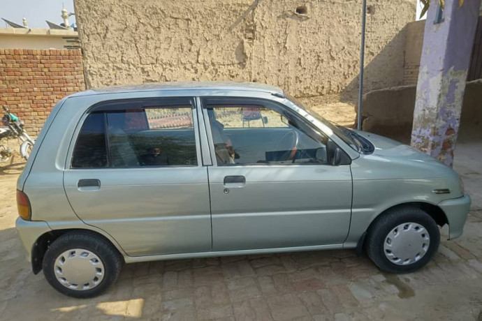 daihatsu-cuore-2011-big-6