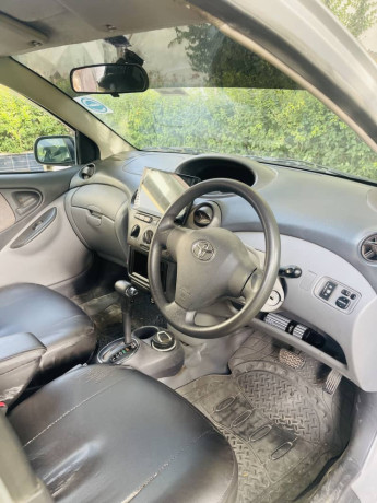 toyota-vitz-f-10-big-5