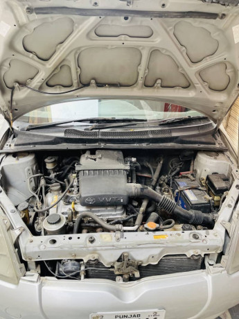 toyota-vitz-f-10-big-6