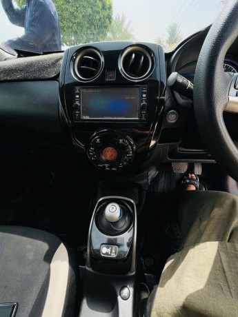 nissan-note-e-power-2017-big-7