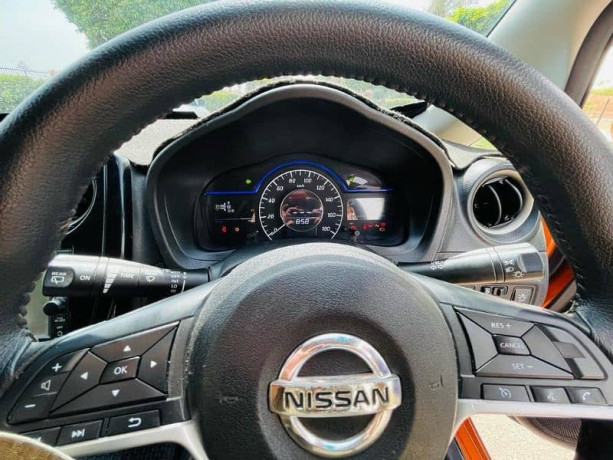 nissan-note-e-power-2017-big-10
