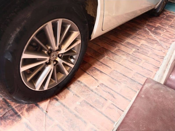 toyota-corolla-xli-201415rs2871000-ph-big-2
