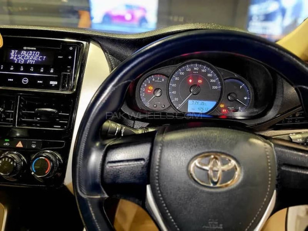 yaris-13-gli-manual-2021-big-2
