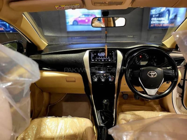 toyota-yaris-2021-model-gli-mt-big-5