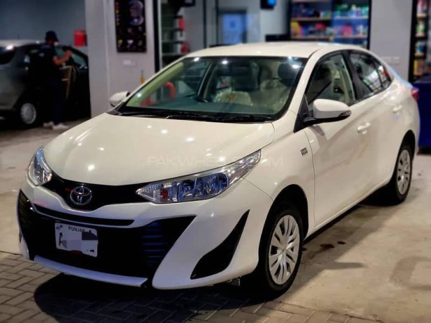 toyota-yaris-2021-model-gli-mt-big-9