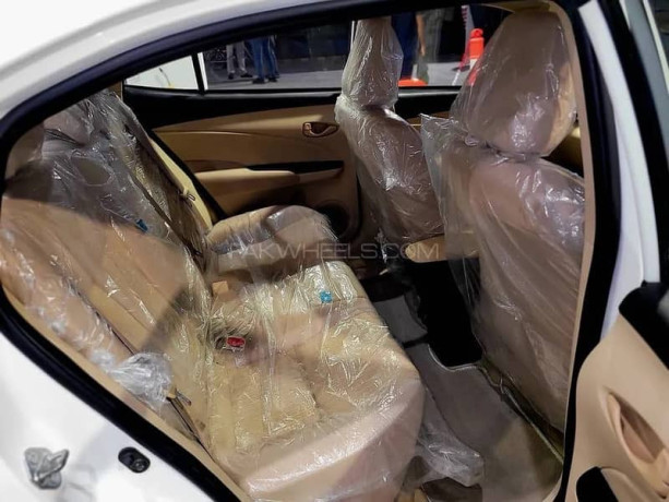 toyota-yaris-2021-model-gli-mt-big-6