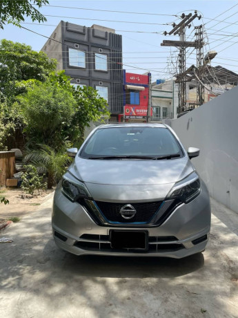 nissan-note-e-power-big-1