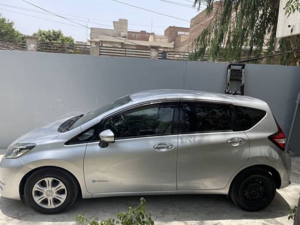 nissan-note-e-power-big-3