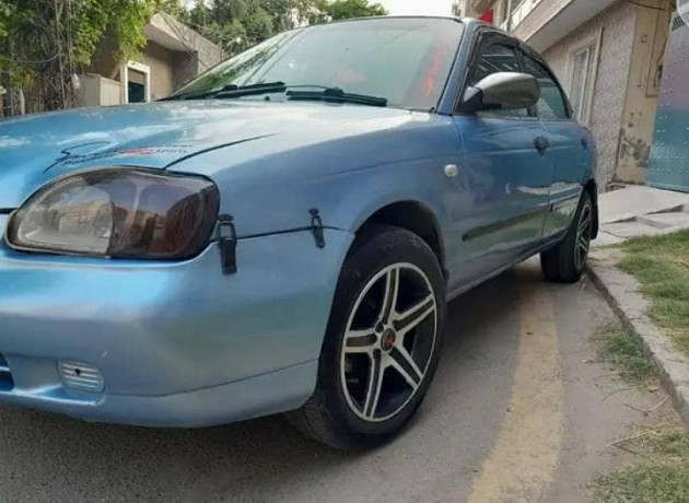 suzuki-baleno-2003-big-2