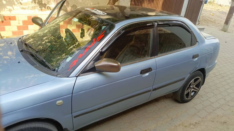 suzuki-baleno-2003-big-6