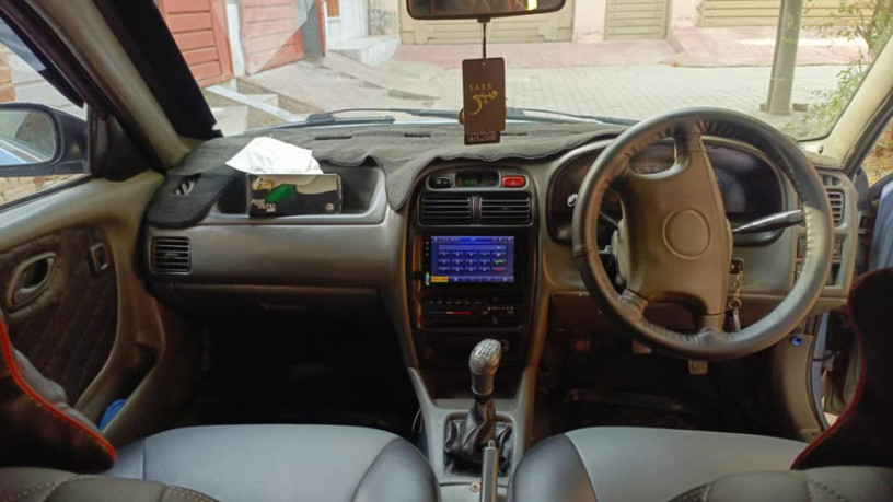 suzuki-baleno-2003-big-9