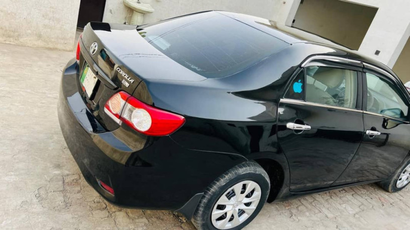 corolla-xli-converted-to-gli-2011-model-big-4