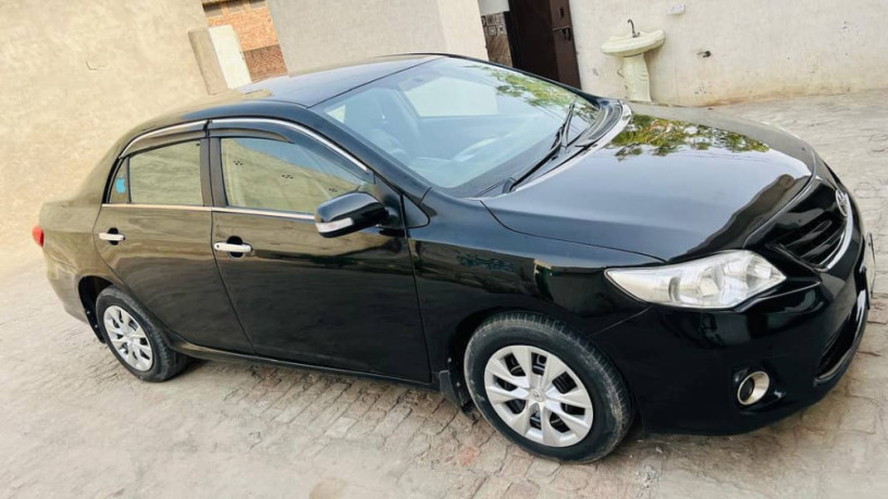 corolla-xli-converted-to-gli-2011-model-big-2
