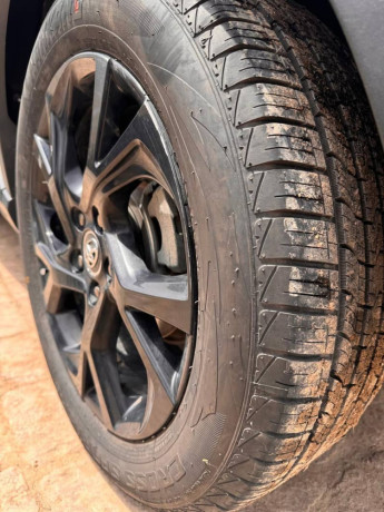 toyota-chr-hybrid-far-sail-big-2
