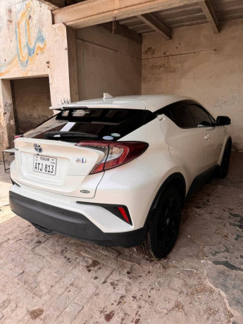 toyota-chr-hybrid-far-sail-big-15