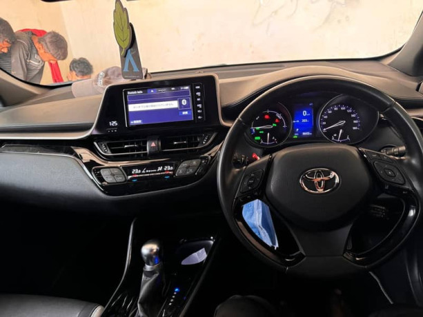 toyota-chr-hybrid-far-sail-big-13
