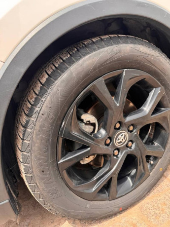 toyota-chr-hybrid-far-sail-big-3