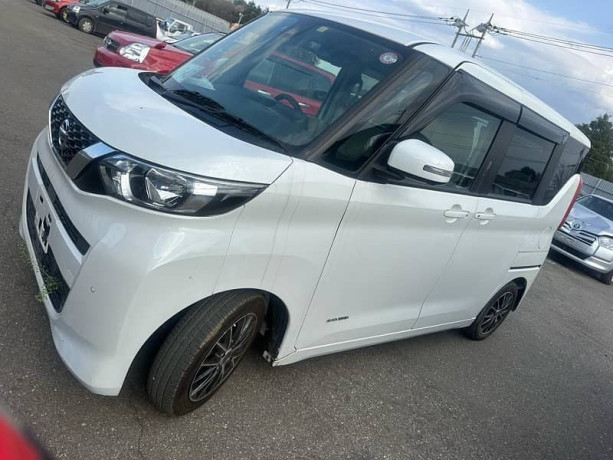 nissan-roox-2022-big-2