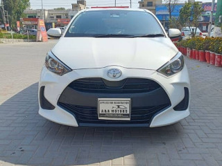 toyota-yaris-2021