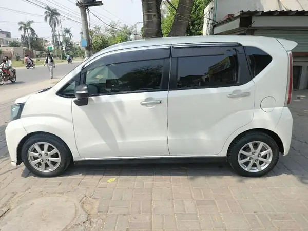 daihatsu-move-costum-2015-19-big-3