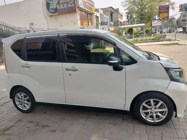 daihatsu-move-costum-2015-19-big-4