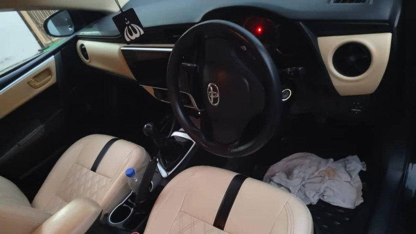 toyota-corolla-xli-2018-big-3