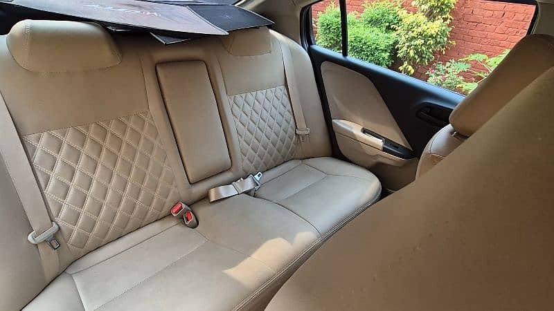 honda-city-cvt-15-2022-model-big-9