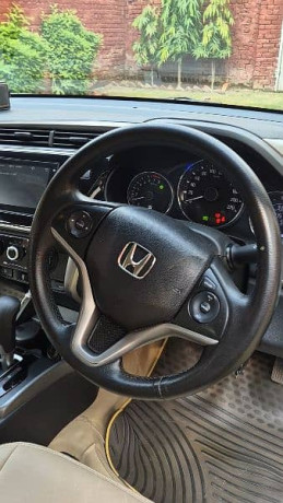 honda-city-cvt-15-2022-model-big-5