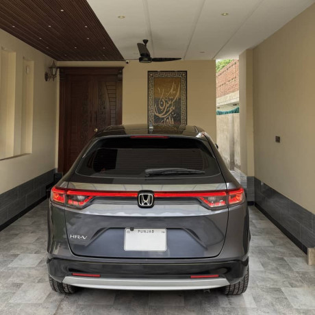 honda-hr-v-2025-5500-km-big-2