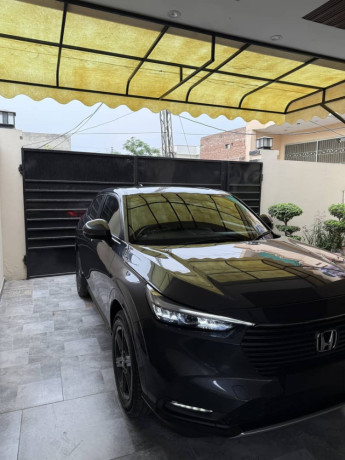 honda-hr-v-2025-5500-km-big-3