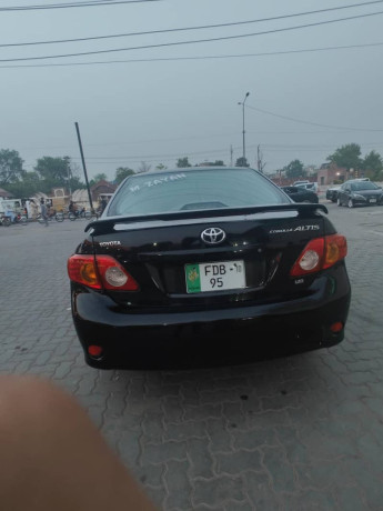 toyota-corolla-gli-altis-18-big-4