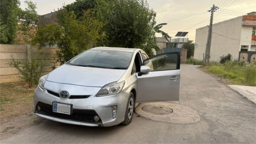 2014-prius-big-5