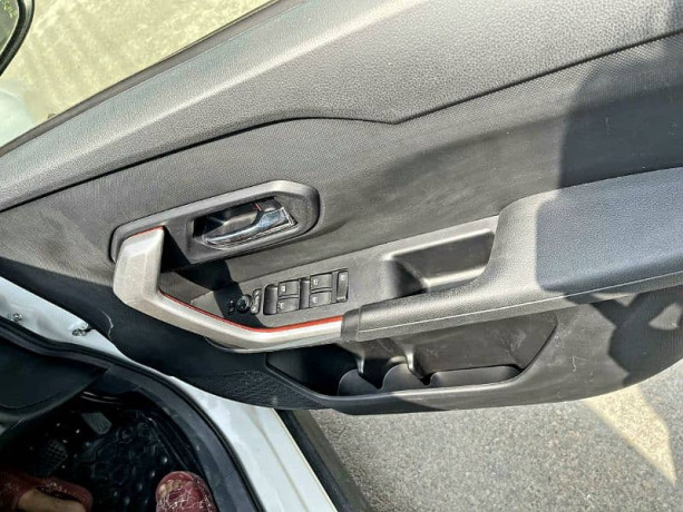 toyota-raize-z-pkg-2021-big-12