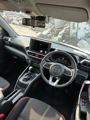 toyota-raize-2021-big-7