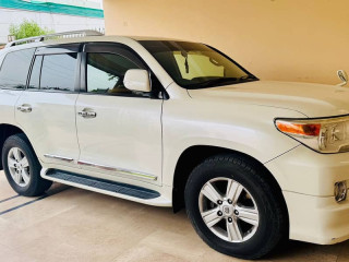 toyota-land-cruiser-2013