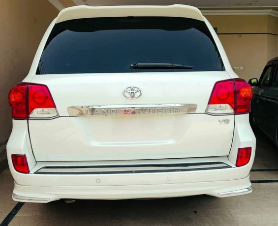 toyota-land-cruiser-2013-big-16