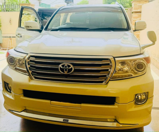 toyota-land-cruiser-2013-big-13