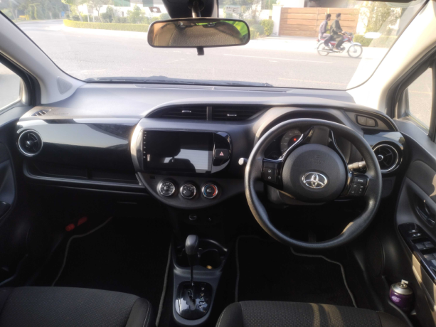 vitz-2019-f-safety-edition-iii-big-8