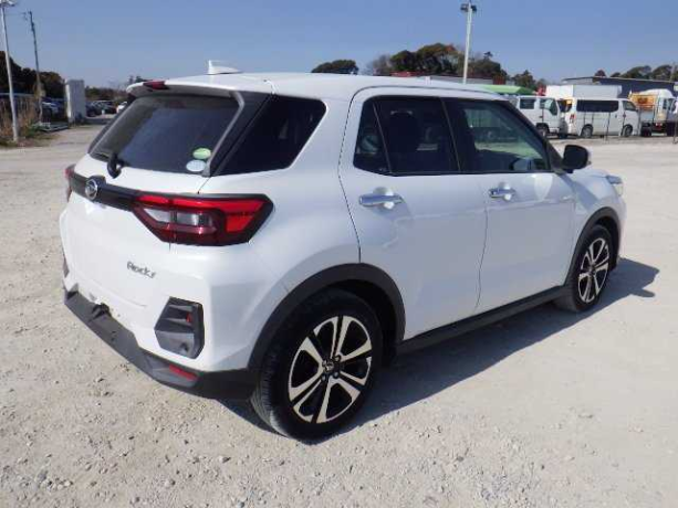 daihatsu-rocky-g-2020-big-5