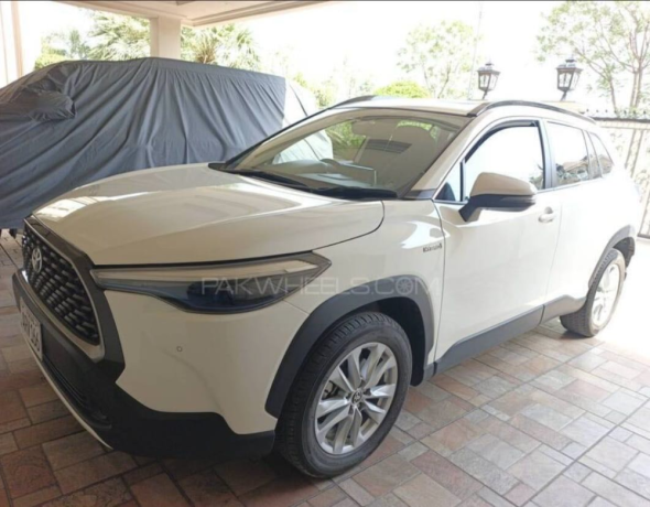 corolla-cross-18-x-hev-big-1
