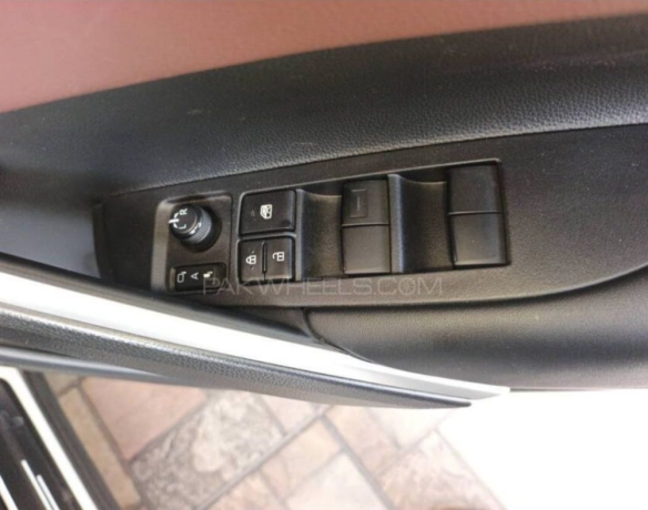 corolla-cross-18-x-hev-big-8