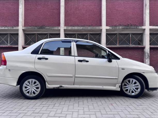 suzuki-liana-95-genuine-big-3