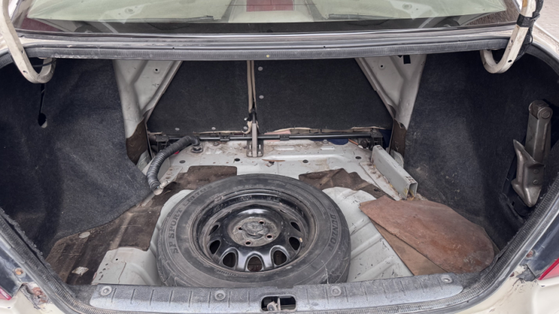 suzuki-liana-95-genuine-big-16