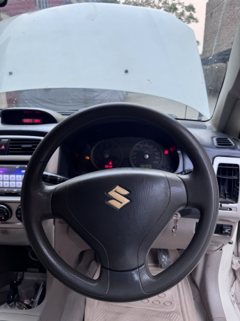 suzuki-liana-95-genuine-big-13