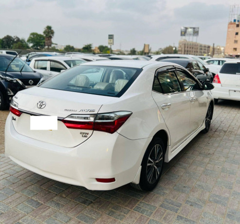 toyota-corolla-altis-grande-cvt-2018-big-6
