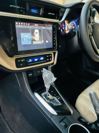 toyota-corolla-altis-grande-cvt-2018-big-3