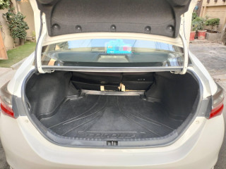 toyota-corolla-altis-grande-cvt-2018