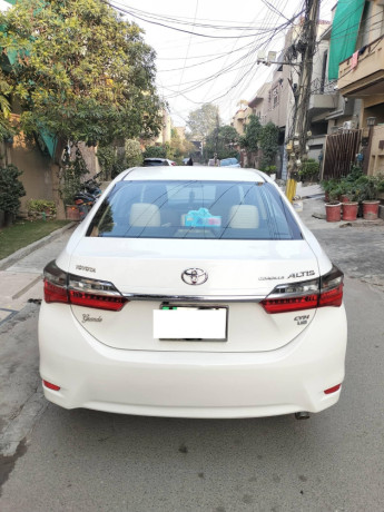 toyota-corolla-altis-grande-cvt-2018-big-9