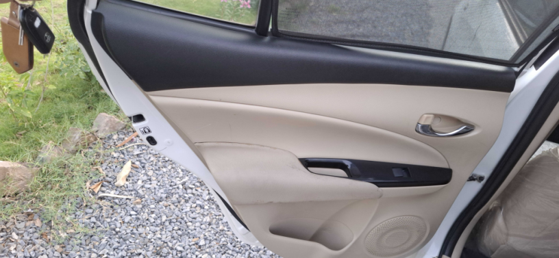 toyota-yaris-sedan-ativ-x-cvt-15-big-12